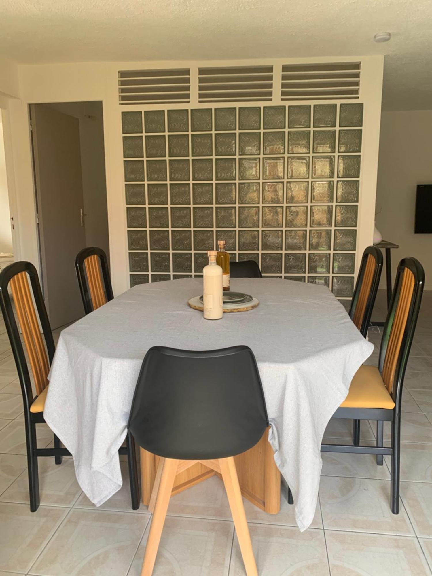Bas De Villa De 3 Chambres Et Spa 비유자비탕 외부 사진